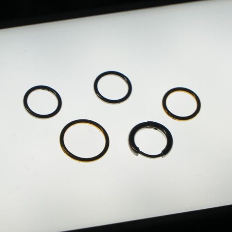Seamless piercing rings